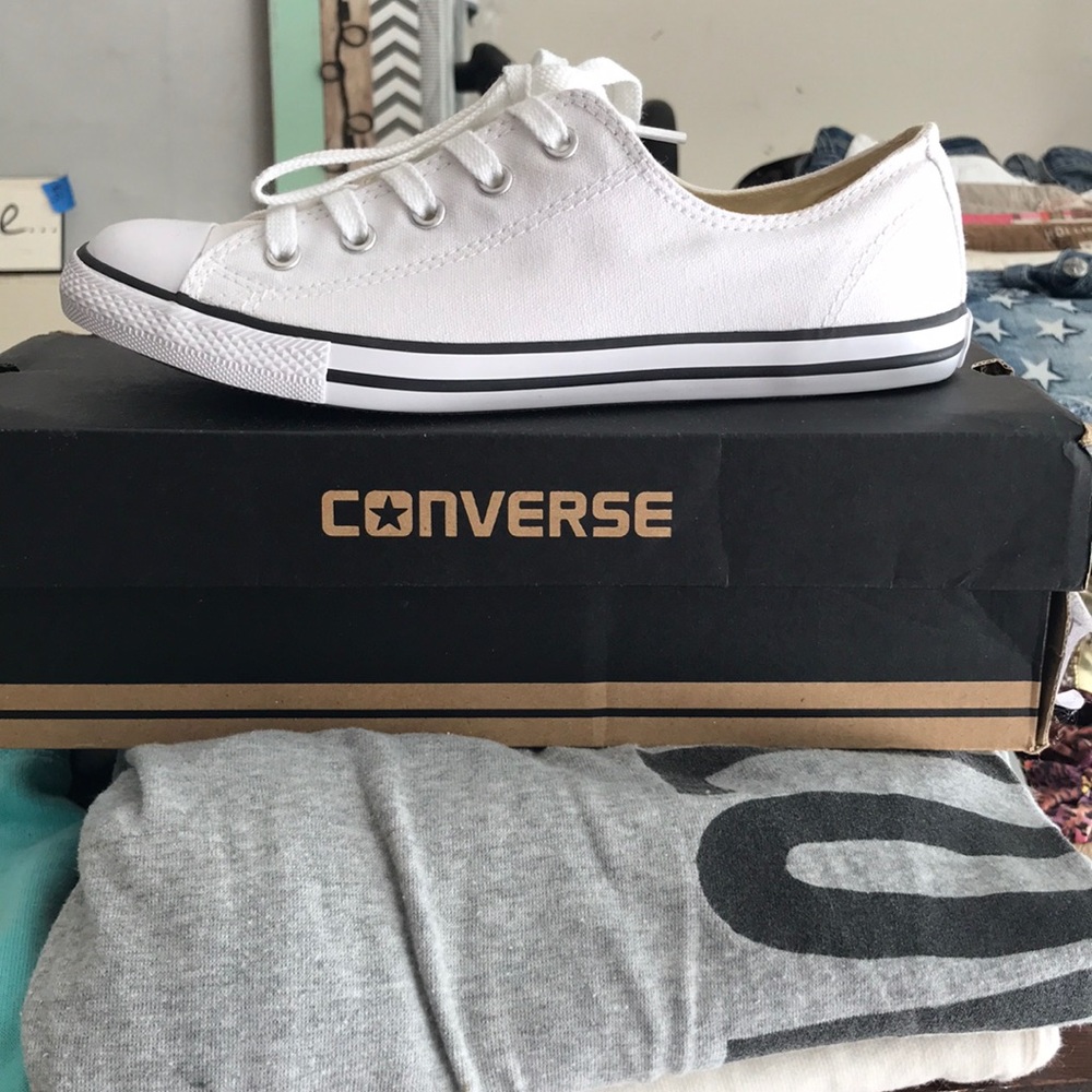 Women Converse Chuck Taylor low tops